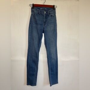 Old Navy Women's Skinny Jeans - Medium Blue Wash